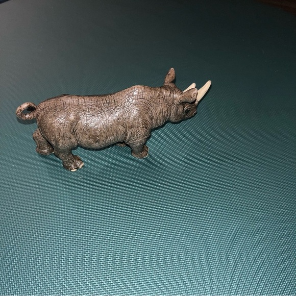 Vintage 2008 Schleich Gray African Rhino Rhinoceros Figurine 2008 - Picture 3 of 4